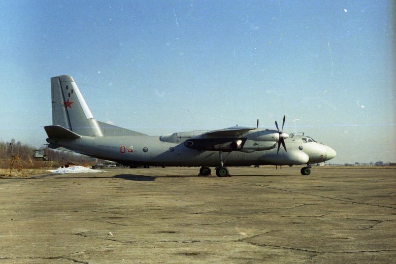 Ан 24 военно транспортный самолёт