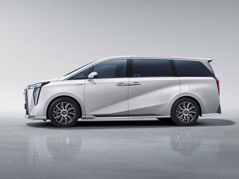 Китайский минивэн gac gm 8