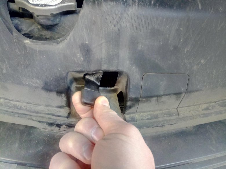 Крепление переднего бампера