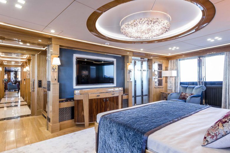 Яхта viatoris 133 conrad superyacht