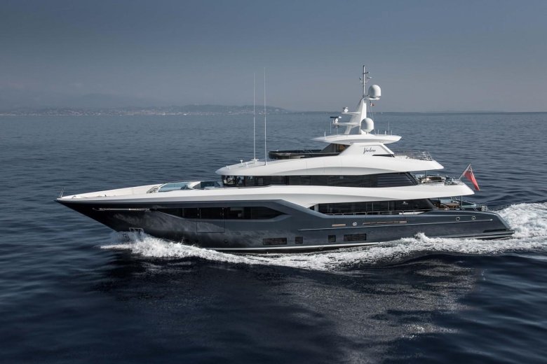 Яхта viatoris 133 conrad superyacht