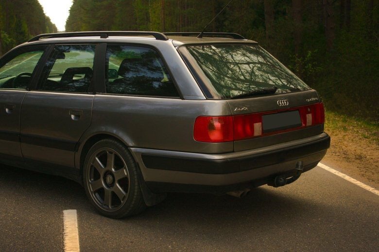 Audi 100 c4 quattro универсал