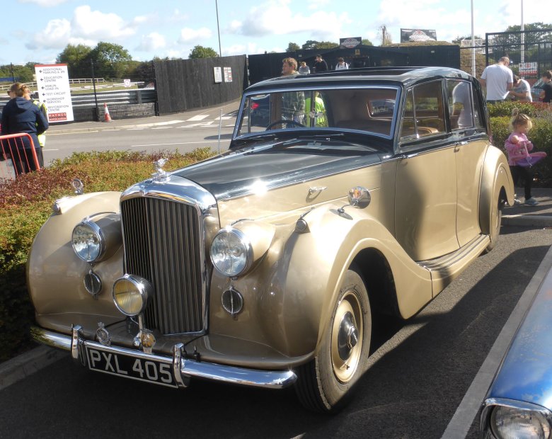 Rolls royce bentley