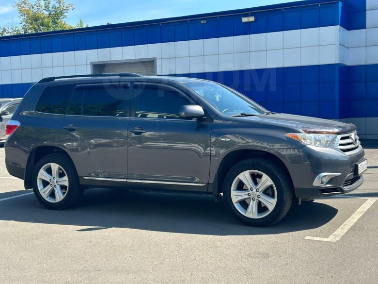 Тойота хайлендер 2012 года