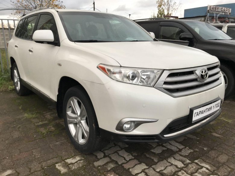 Тойота хайлендер 2011