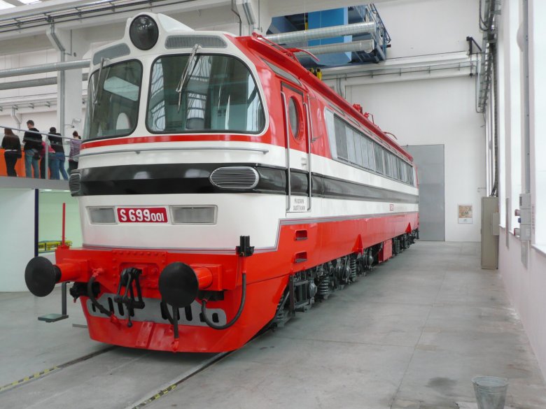 Электровоз s699.001