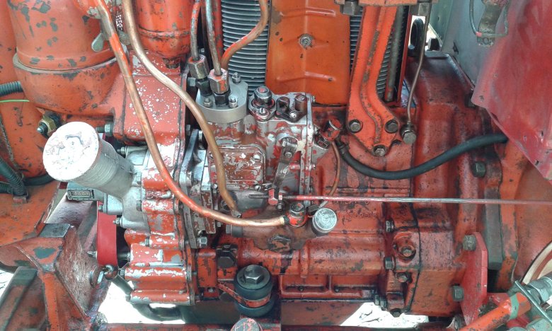 Двигатель трактора