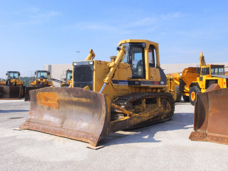 Бульдозер комацу
