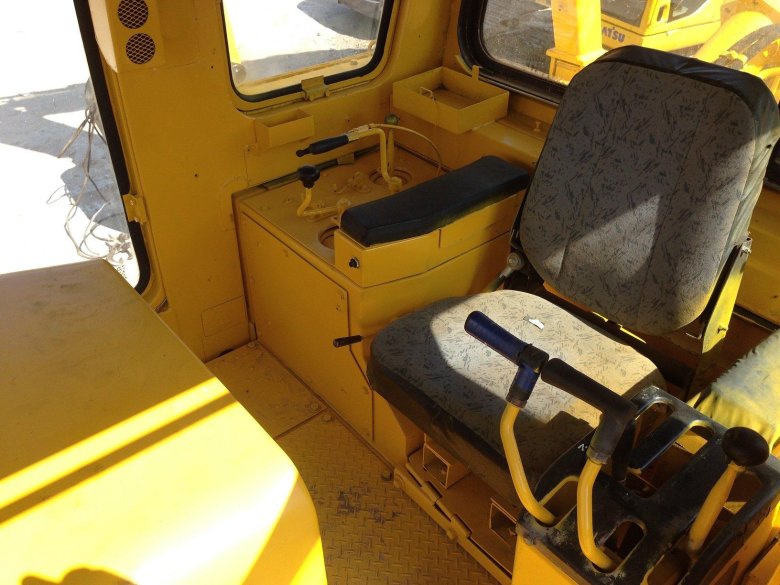 Д355 комацу кабина