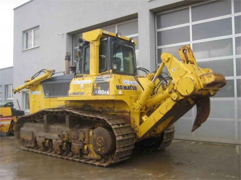 Комацу д155