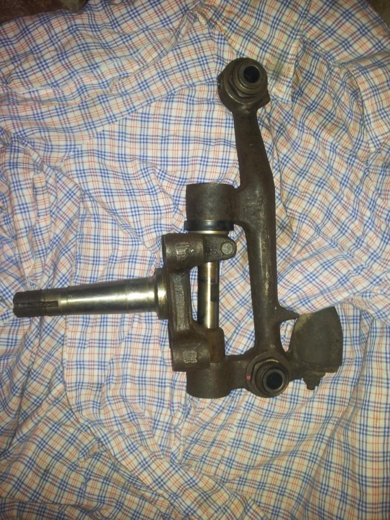 Кулак поворотный газ 2410