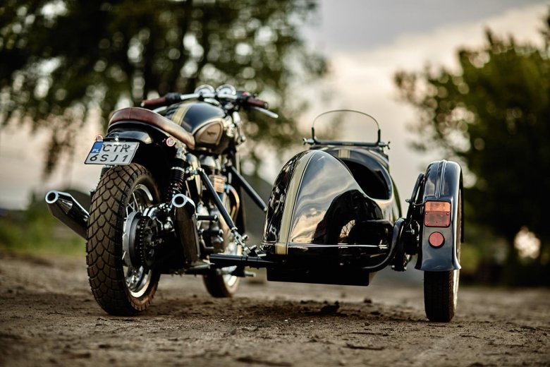 Royal enfield sidecar
