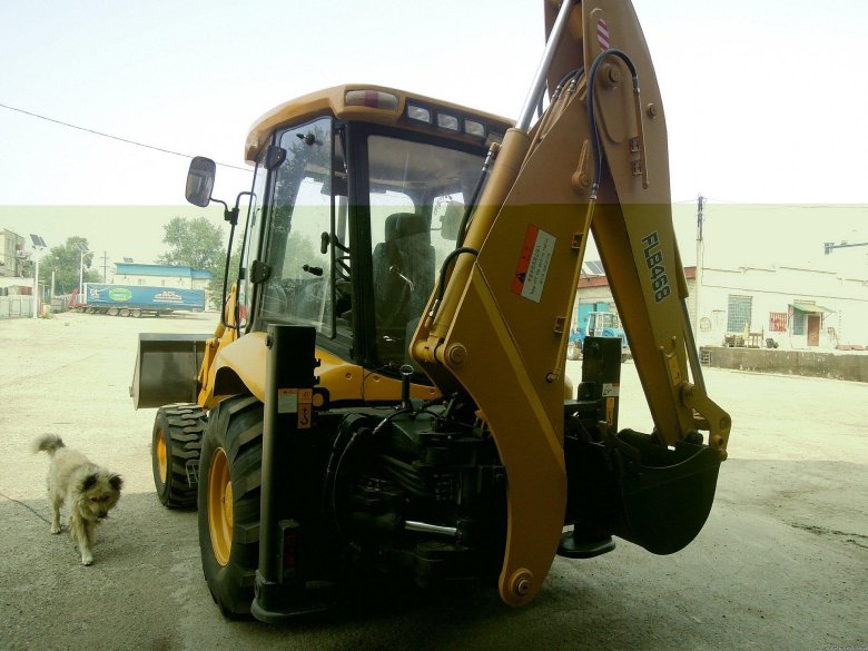 Экскаватор погрузчик китайский