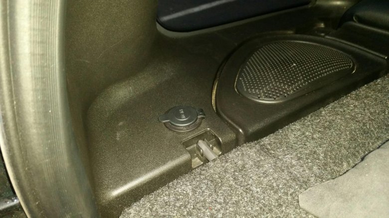 Розетка 12 в нива шевроле