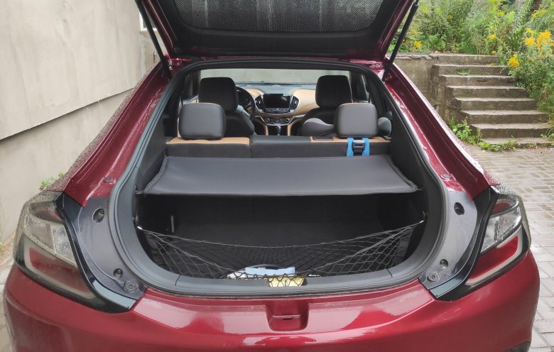 Chevrolet volt 2016 багажник