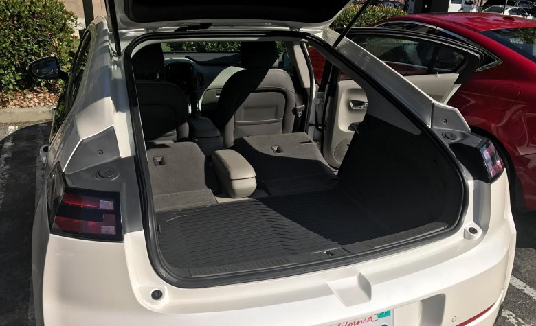 Шевроле вольт багажник