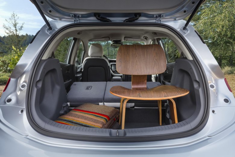 Chevrolet bolt ev багажник
