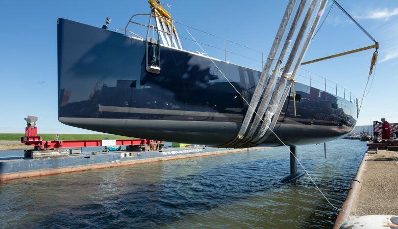 Яхта royal huisman