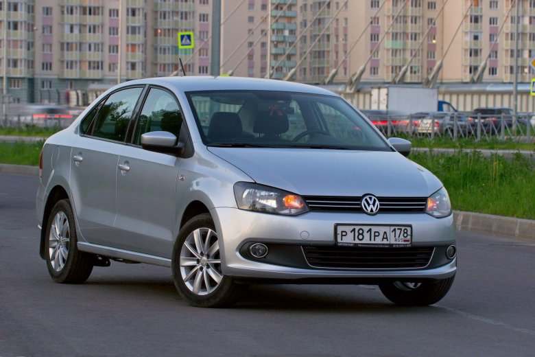 Volkswagen polo sedan 2013