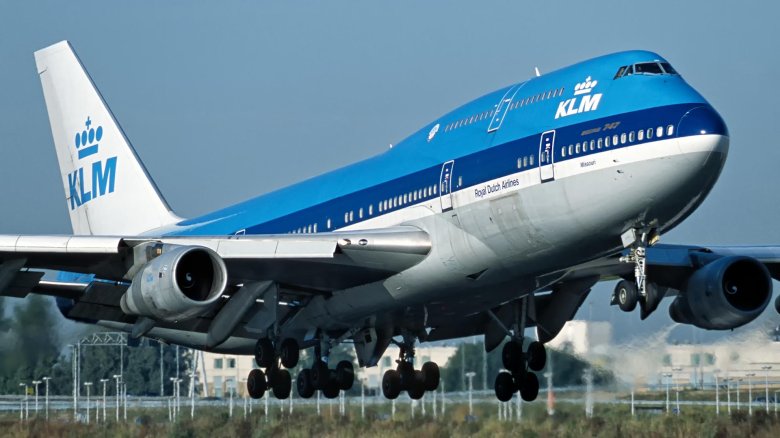 Самолет боинг 747