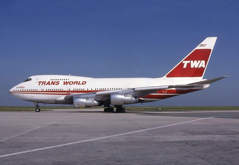 Боинг 747 world airlines