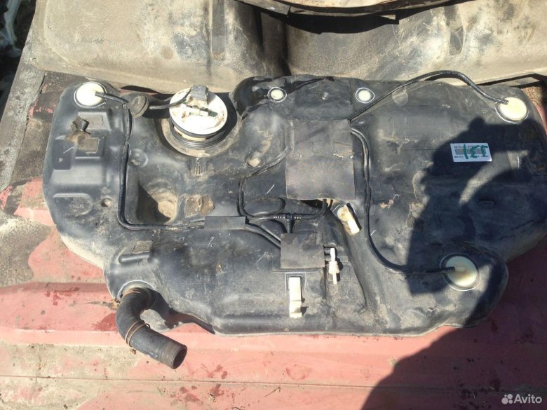 Бензобак тойота марк 2 100