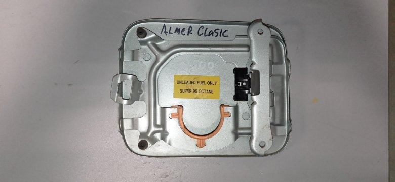 Лючок бензобака альмера н16