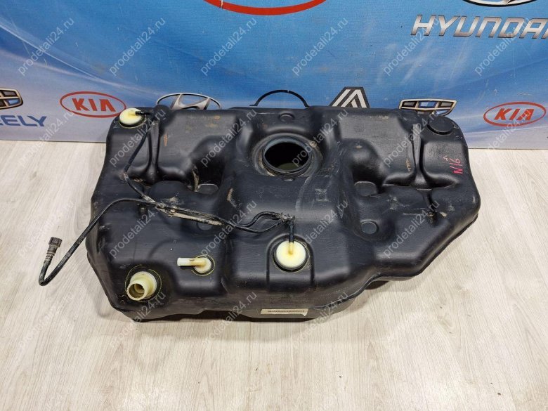 Бак топливный