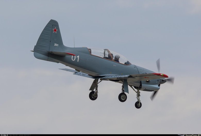 Учебно-тренировочный самолет як-152