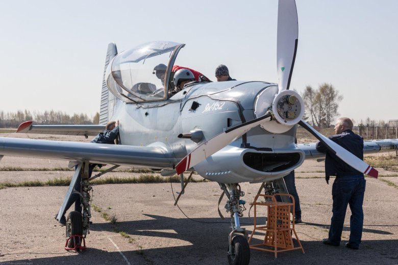 Як 152 учебный летательный аппарат