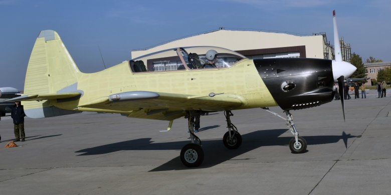 Тренировочный самолет як-152