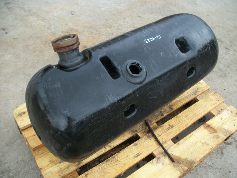 Мерседес 814 топливный бак