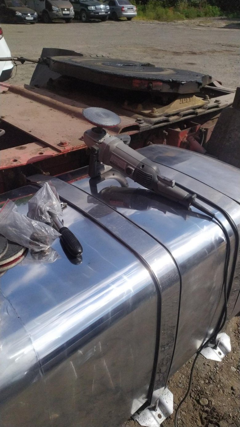 Алюминиевый бак