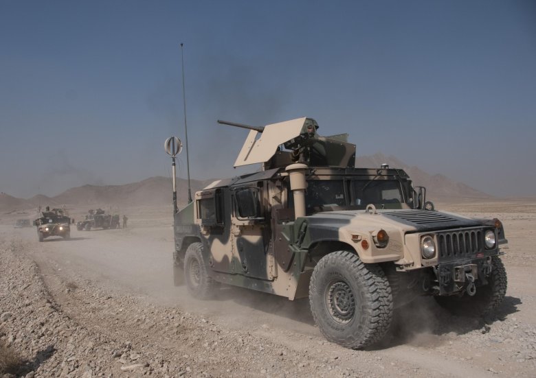 Американская военная конвой хамви