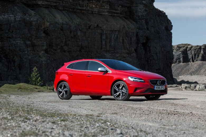 Volvo v40 2017