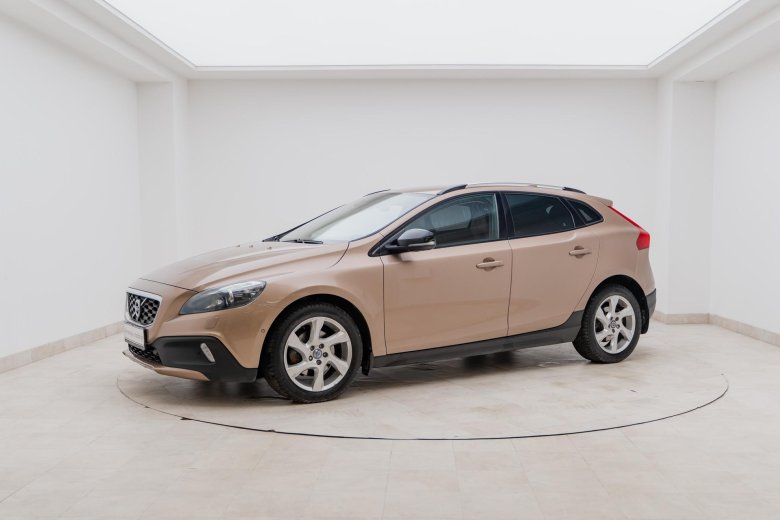 Volvo v 40 cross country
