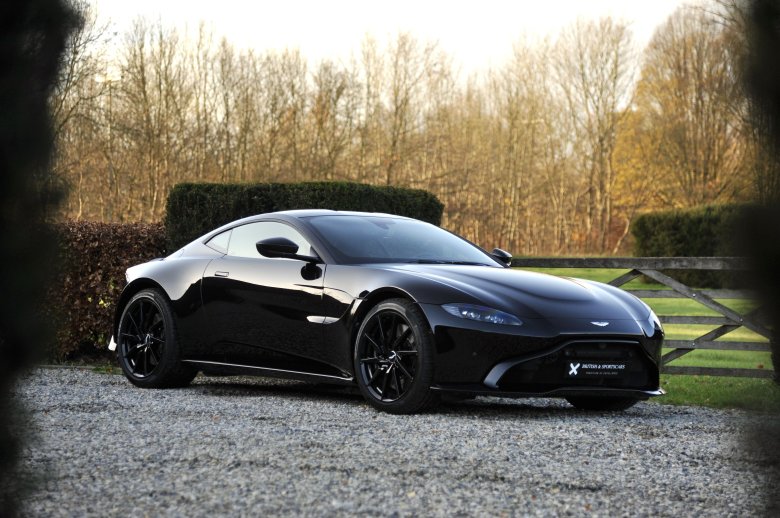 Aston martin vantage 2019