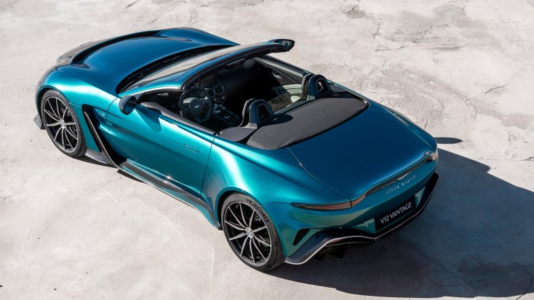 Астон мартин vantage 2022