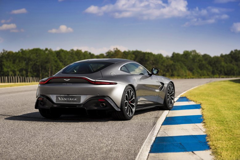 Aston martin vantage 2018