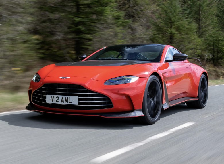 Aston martin v 12 vantage