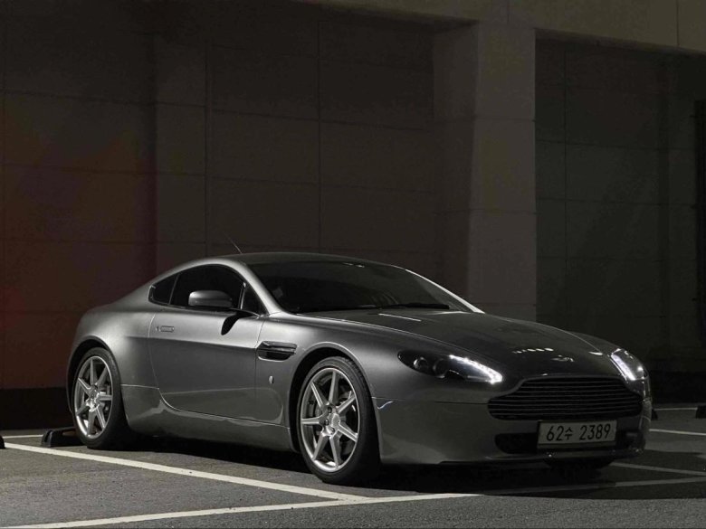 Aston martin vantage 2005