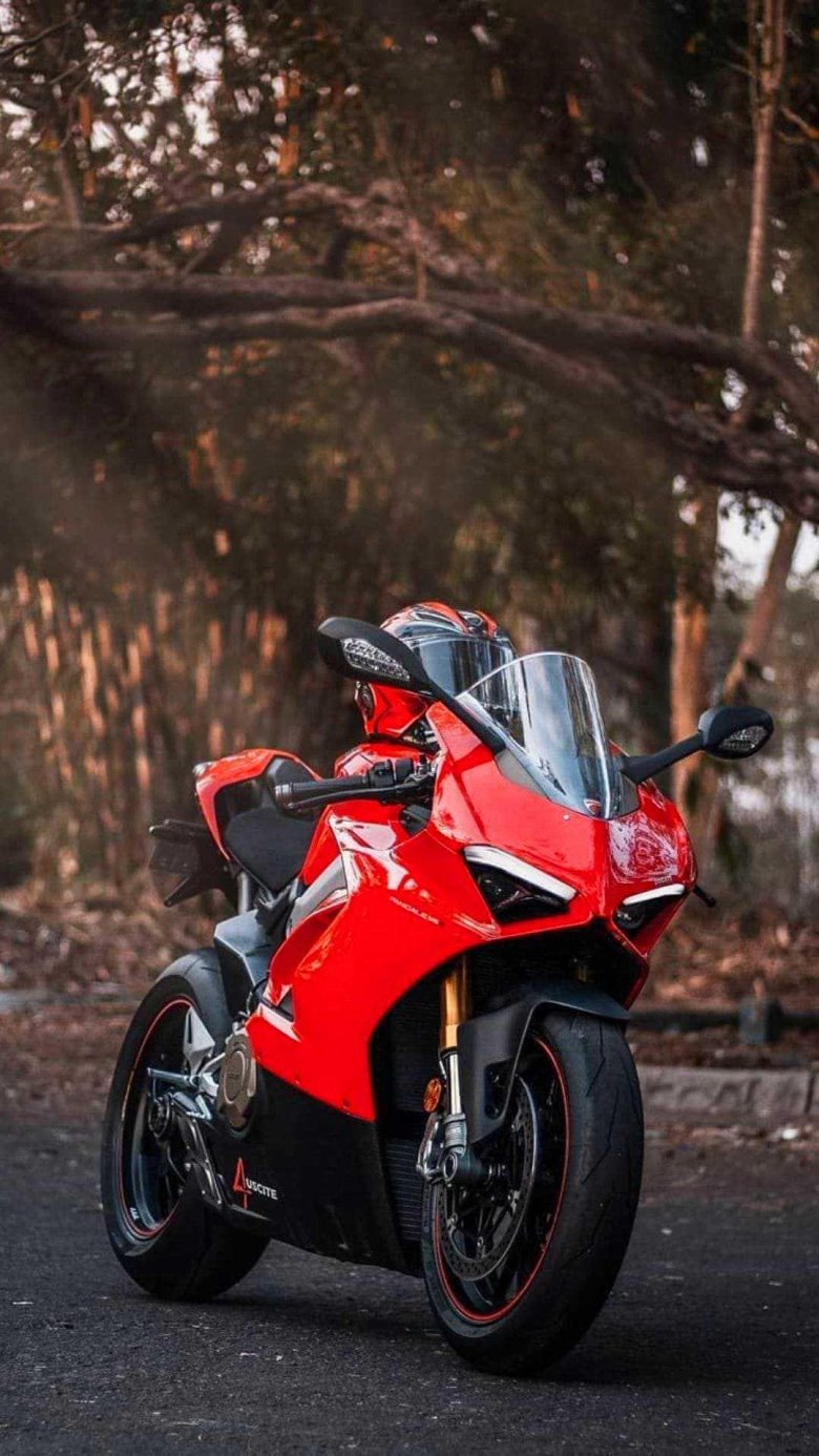 Мотоцикл ducati panigale v 4