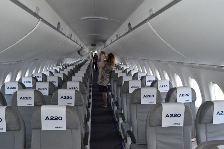Airbus a220 салон