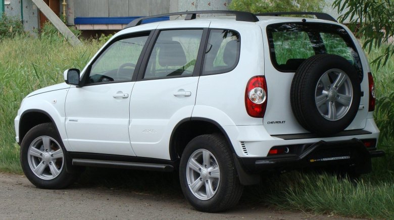 Нива шевроле 2013 белая