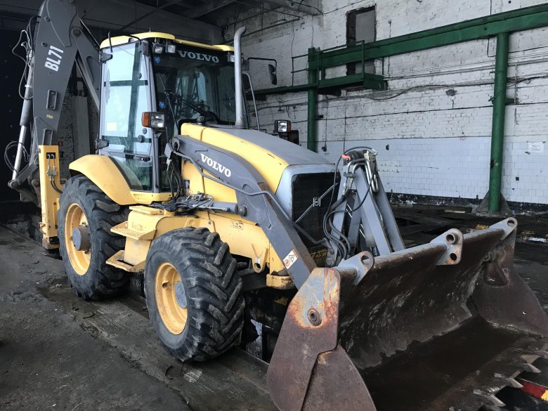 Экскаватор погрузчик вольво