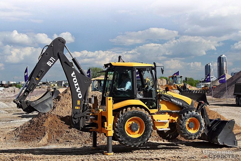 Экскаватор-погрузчик volvo bl71