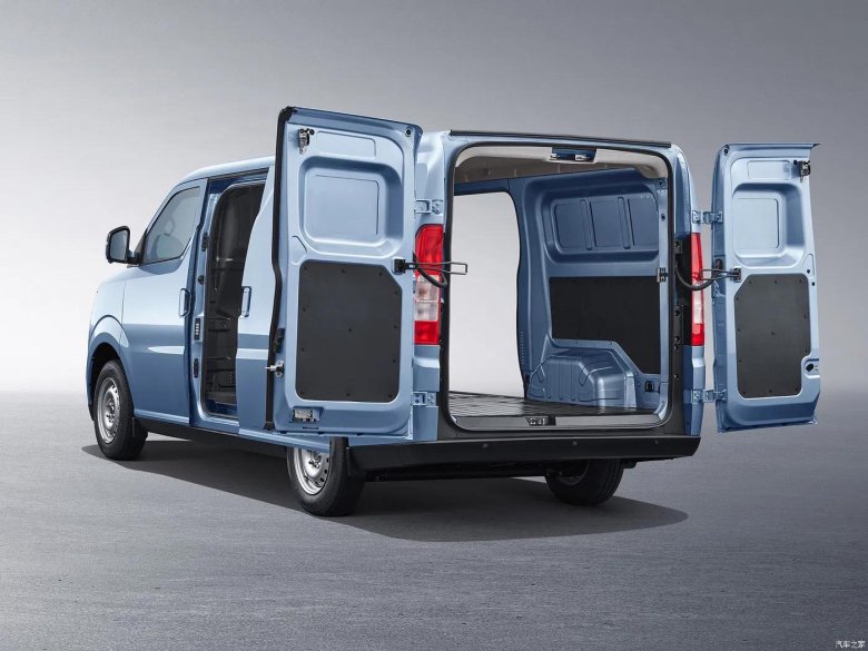 Ниссан нв 200