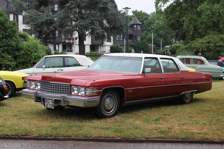 Cadillac fleetwood brougham 1974