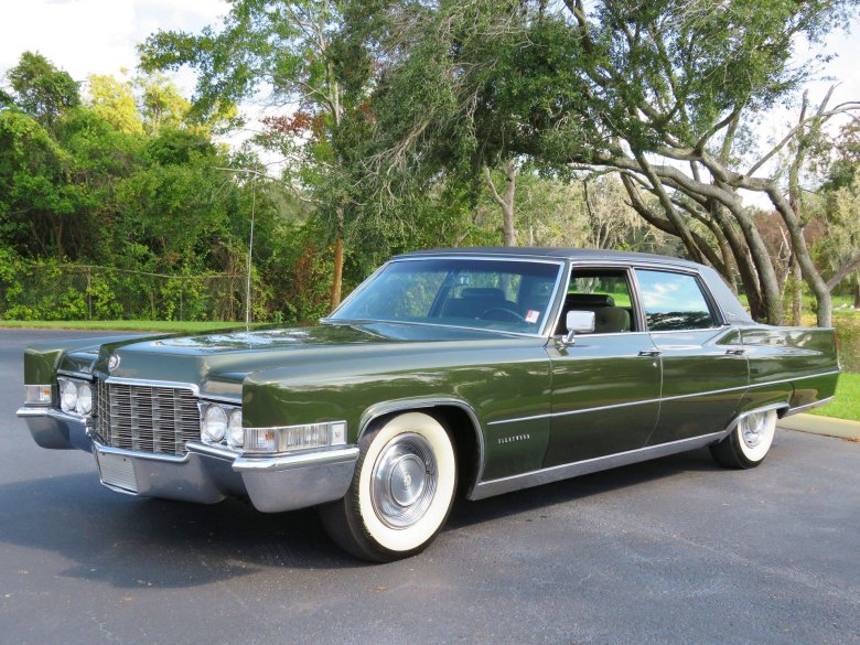 Cadillac fleetwood brougham 75