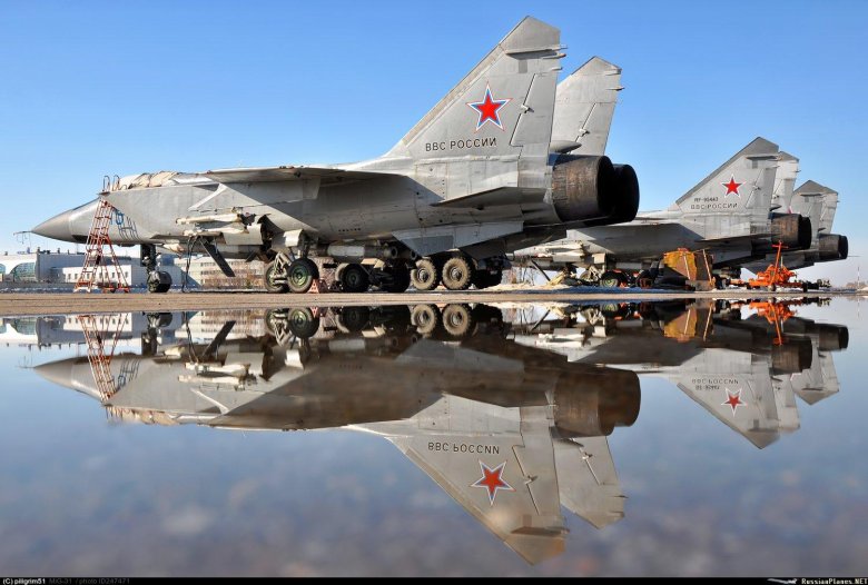 Истребитель миг 25